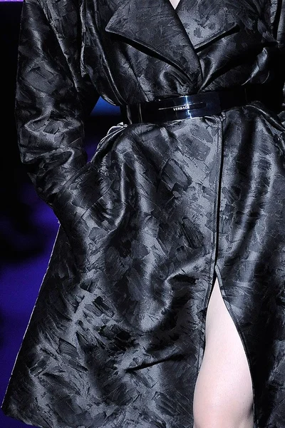 Look 16